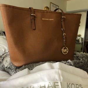 Michael kors tote